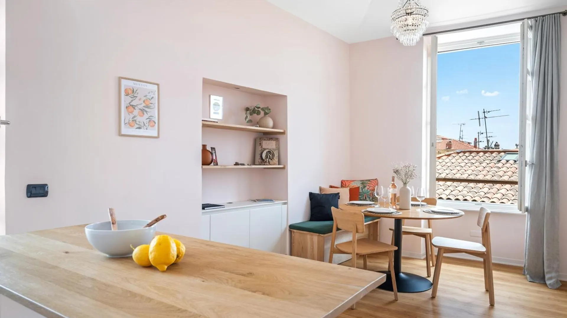 Le Saint Michel,Dernier Etage, Vieux Menton, Zone Pietonne Apartment