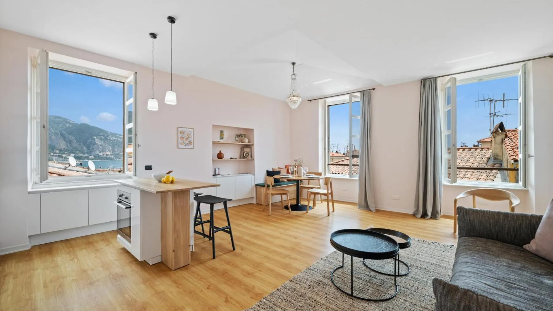 Le Saint Michel,Dernier Etage, Vieux Menton, Zone Pietonne Apartment