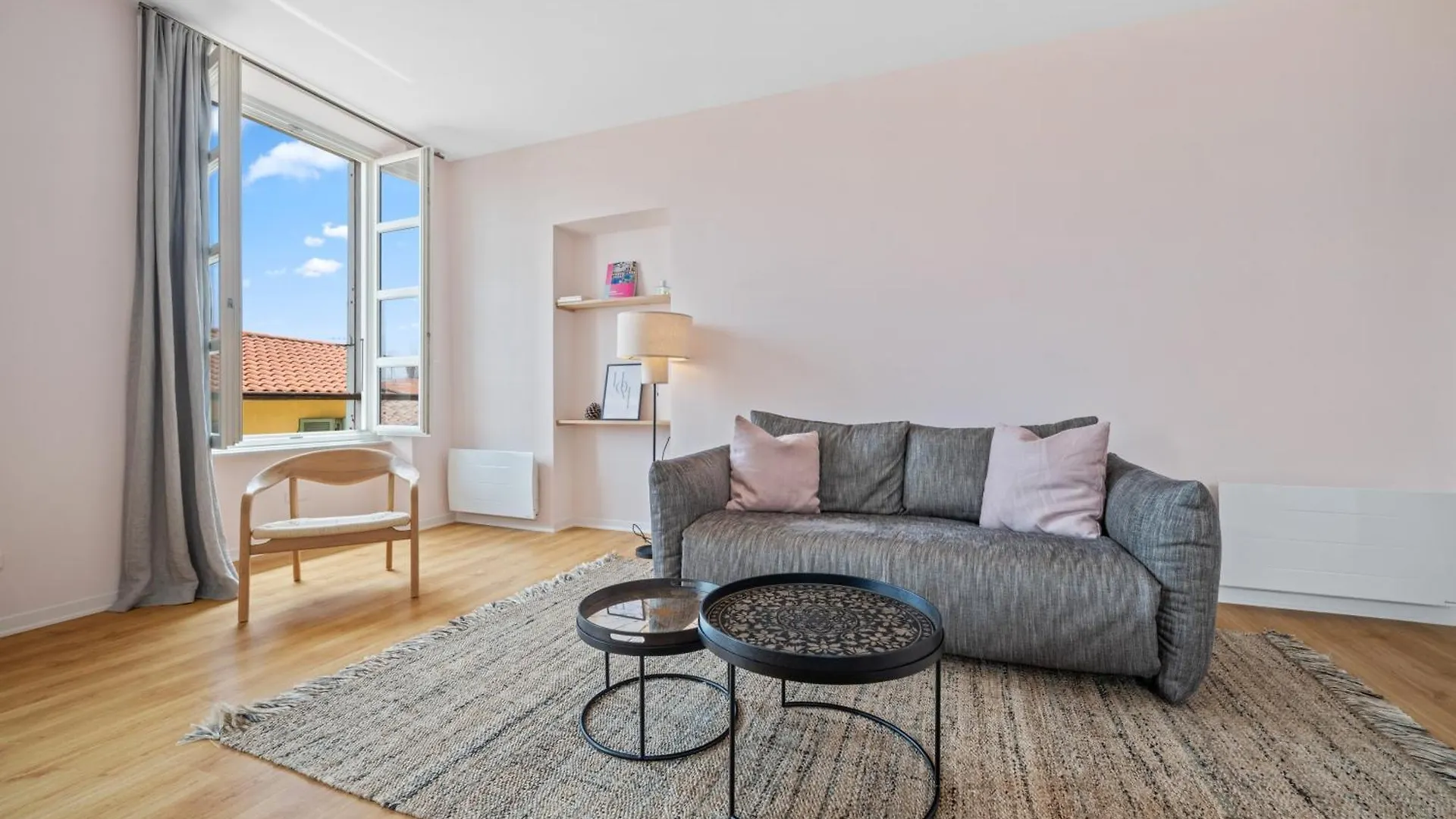 Le Saint Michel,Dernier Etage, Vieux Menton, Zone Pietonne Apartment
