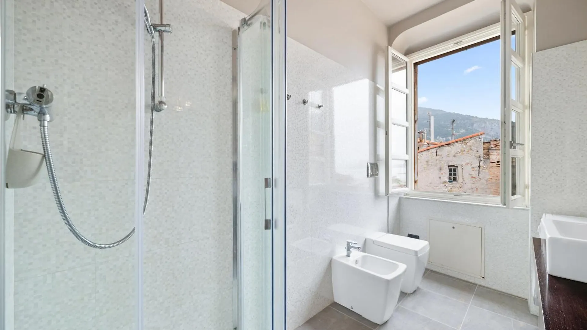Le Saint Michel,Dernier Etage, Vieux Menton, Zone Pietonne Apartment