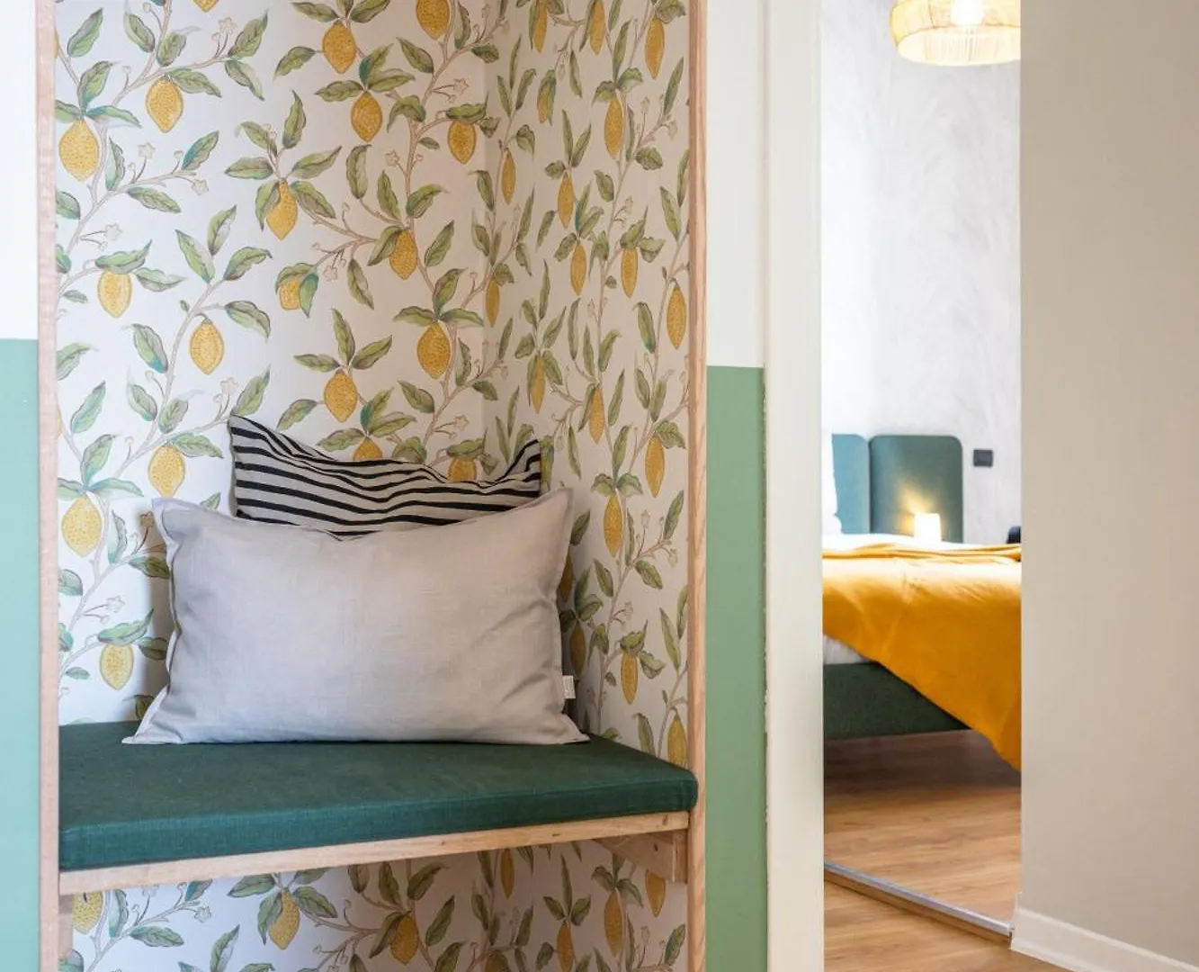 Le Saint Michel,Dernier Etage, Vieux Menton, Zone Pietonne Apartment 0*, Menton France