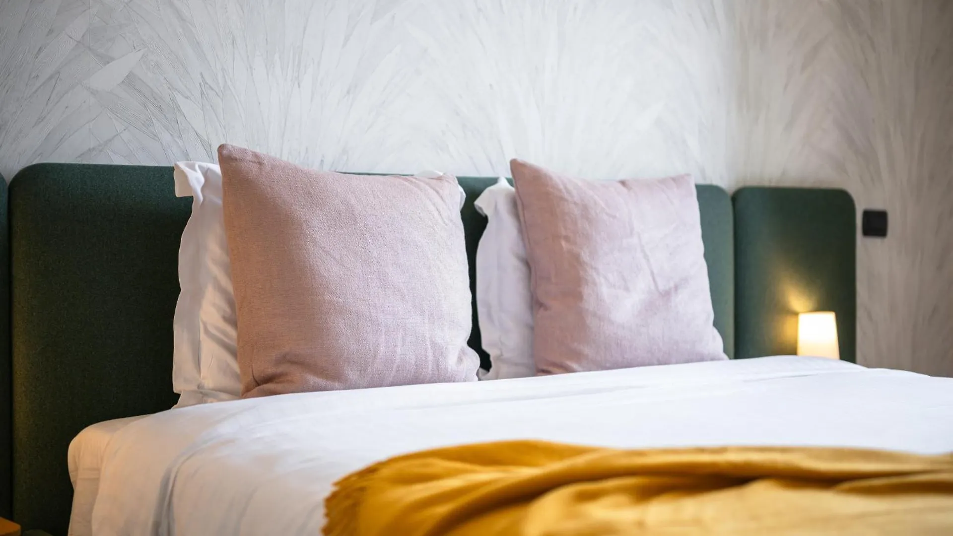 Le Saint Michel,Dernier Etage, Vieux Menton, Zone Pietonne Apartment France