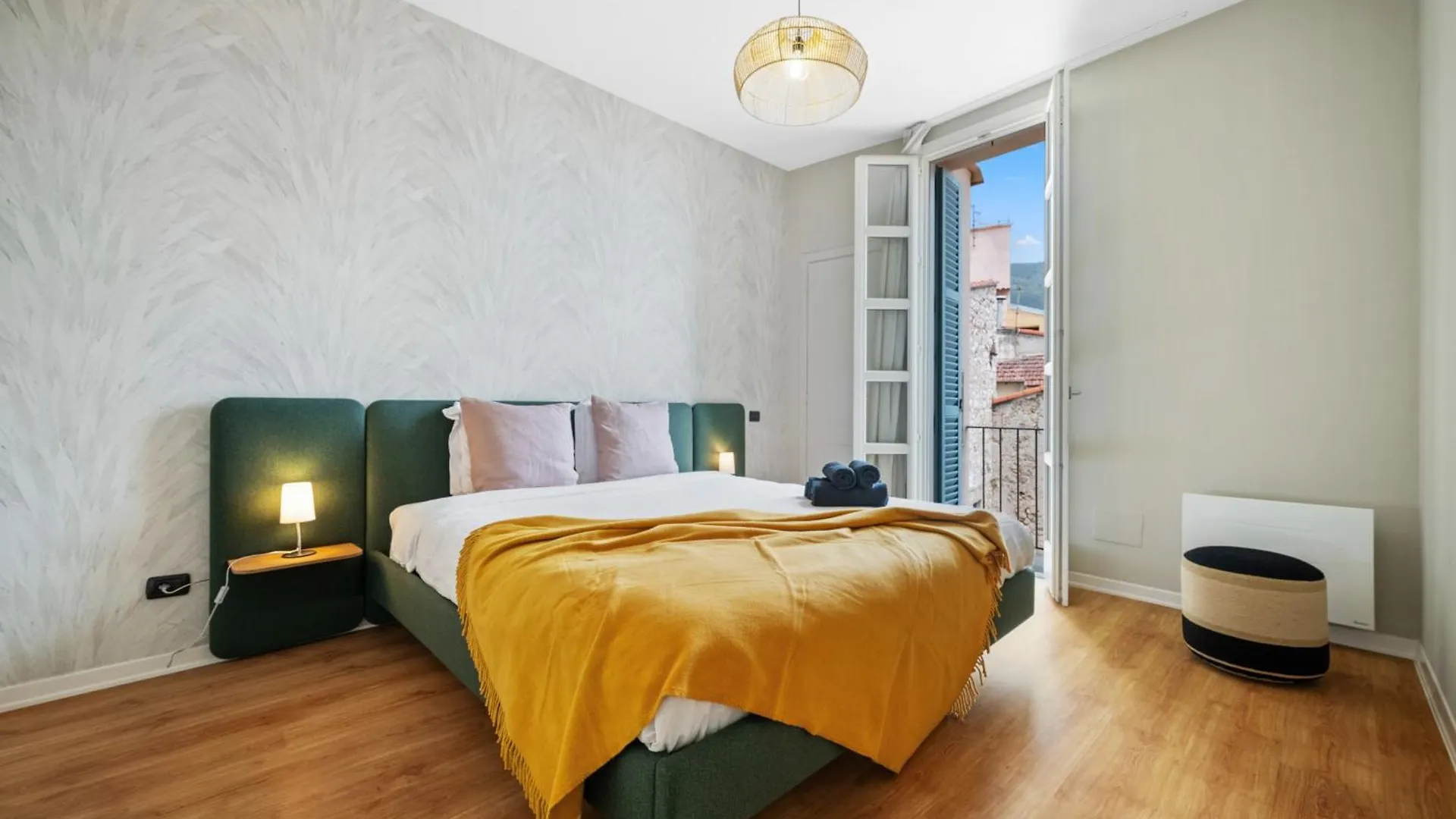 Le Saint Michel,Dernier Etage, Vieux Menton, Zone Pietonne Apartment