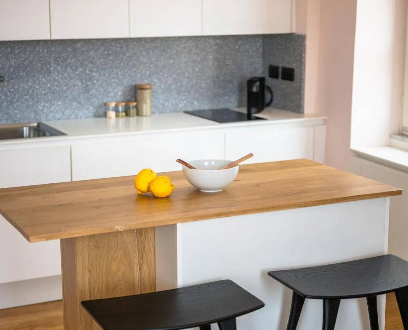 Le Saint Michel,Dernier Etage, Vieux Menton, Zone Pietonne Apartment